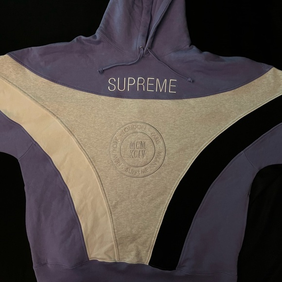 Supreme hoodie